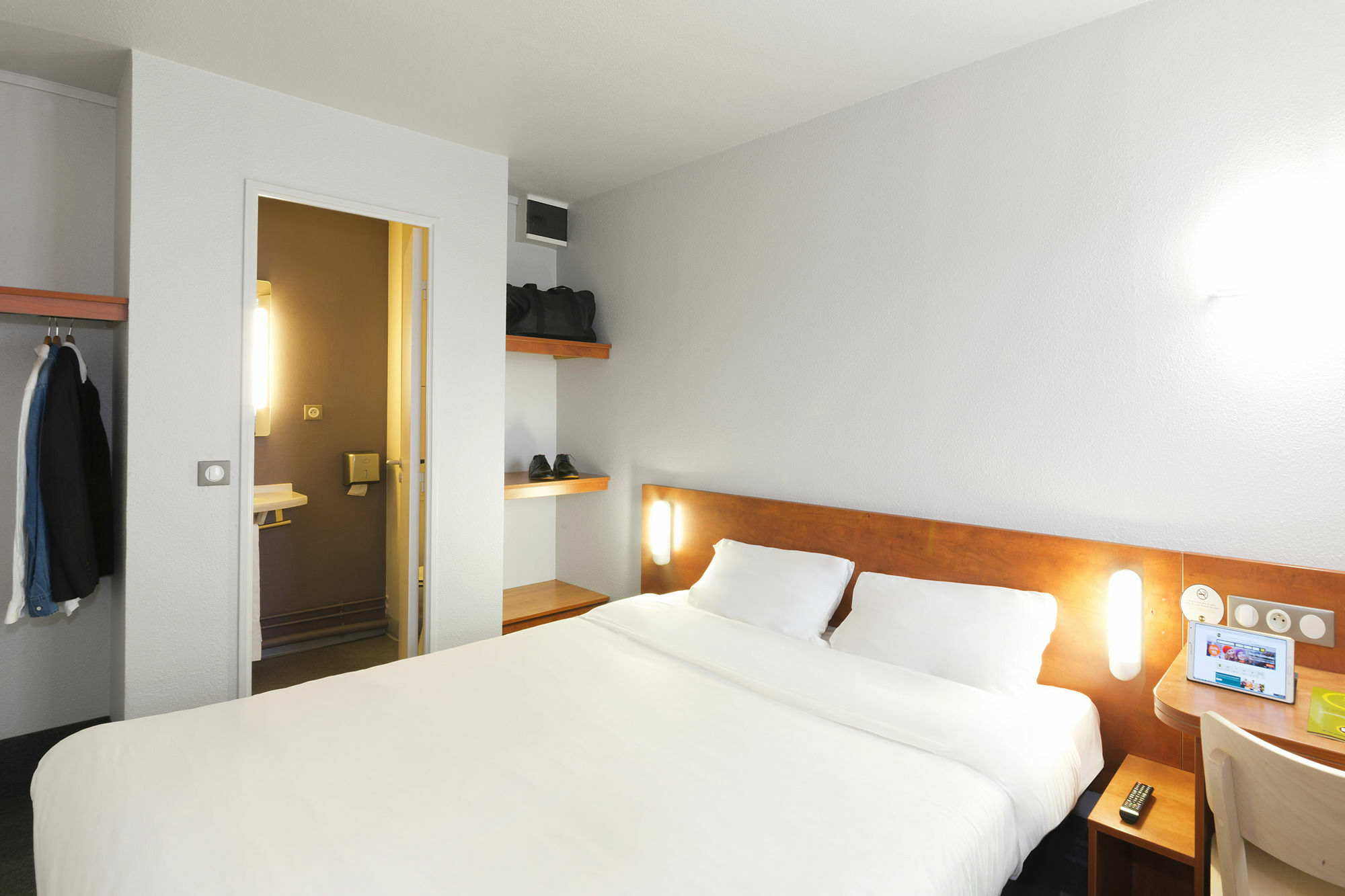 B&B Hotel Angers 1 Beaucouzé Exteriör bild
